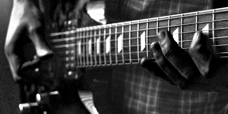 Electric guitar playing Tips