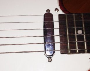 Telecaster throat pickup