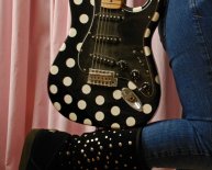 Replacing Electric Guitar Strings